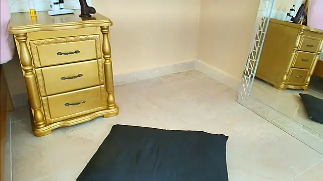 HallieStone's cam snapshot