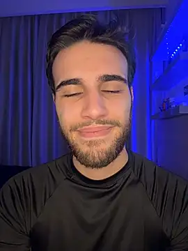 2HARDKURT live sex cam