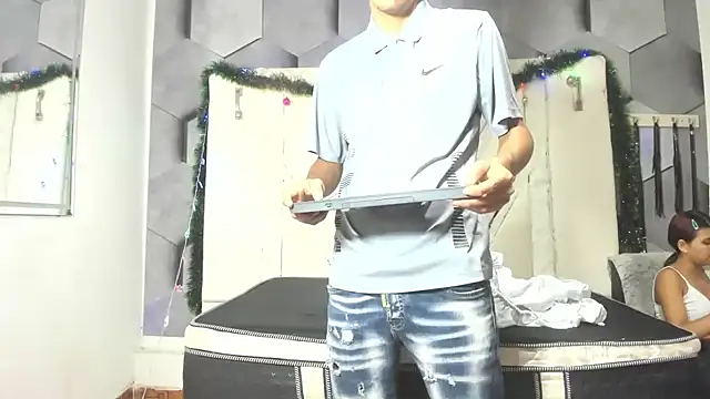 NicollAndJulian live sex cam