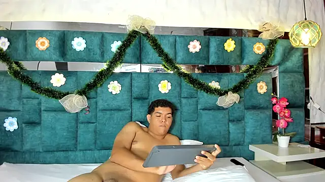 _bonnyandclyde's cam snapshot