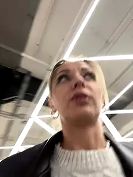 VikaBunny1 live sex cam