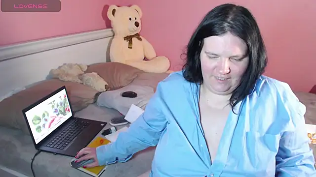 _alexandra_ray_'s cam snapshot