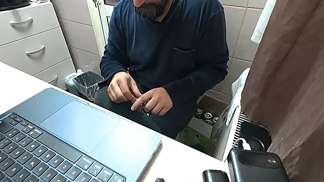 TARKAN1's cam snapshot