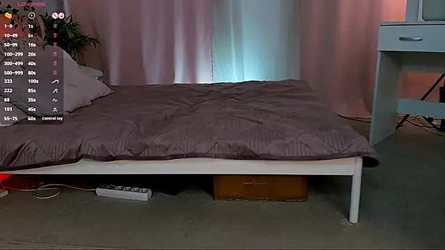 lilithlunna live sex cam