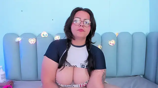 curvy_rousi live sex cam