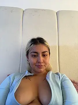 Elina_Hills's cam snapshot