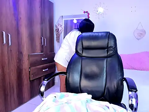 thaily_22's cam snapshot