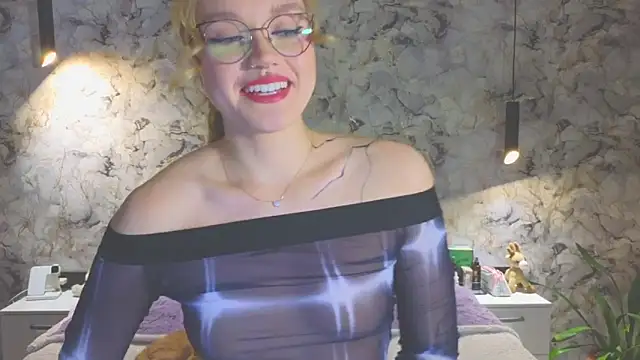 Aurora_Golden1's cam snapshot