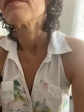 MireyaTorresGu live sex cam