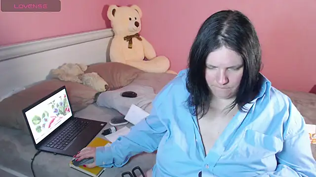 _alexandra_ray_'s cam snapshot