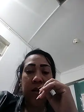 KarolWest_'s cam snapshot