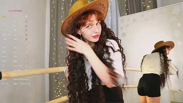 LeelooYolo's cam snapshot