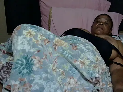 bigsexymama2's cam snapshot