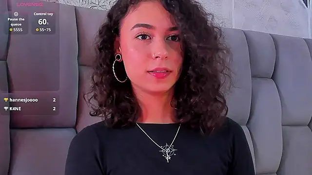 AliceStevenss_'s cam snapshot