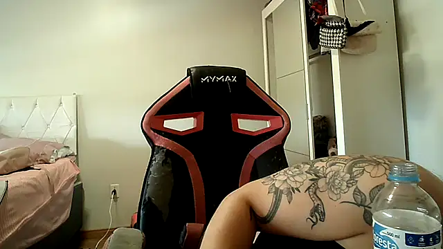 Becca_B's cam snapshot