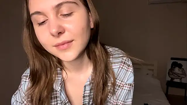 MyraLitterers's cam snapshot