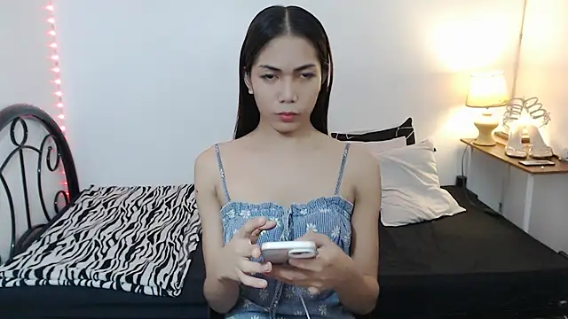 Xhugebatecum live sex cam