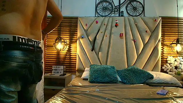 Sharom_Aroom's cam snapshot