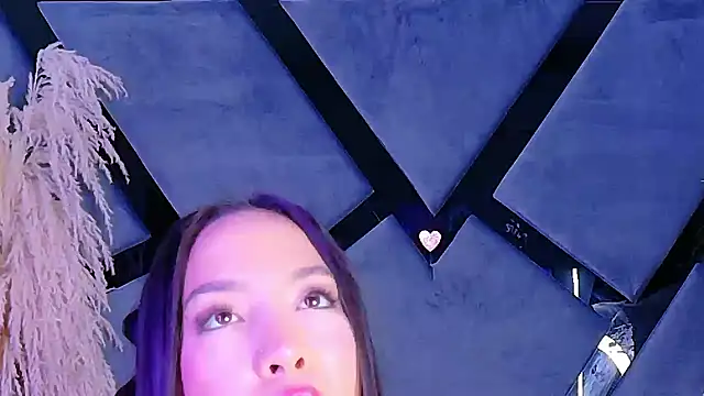 KylieWhite live sex cam