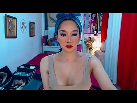 UrScreenGoddess live sex cam