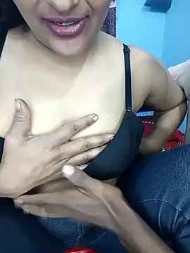 RomanticCouple432's cam snapshot