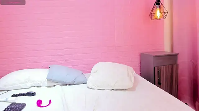 AlexandraMiller's cam snapshot