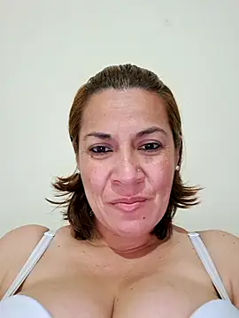 Zaralu_'s cam snapshot