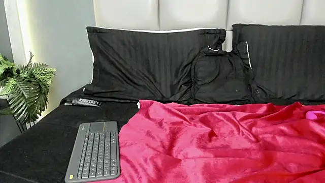 NaughtyNebula's cam snapshot