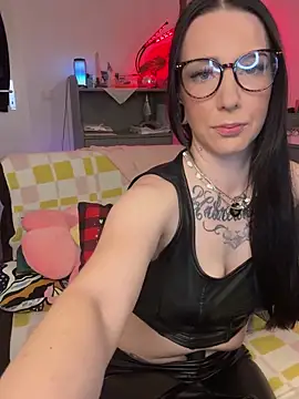 Trixie-Tainted's cam snapshot