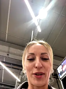 VikaBunny1 live sex cam