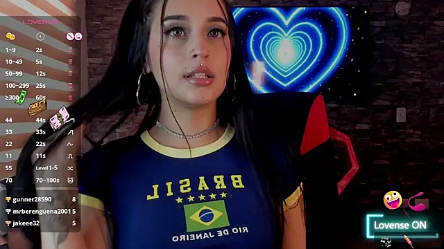 Charlotte_greys's cam snapshot