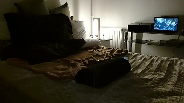 ImYourXtoy's cam snapshot