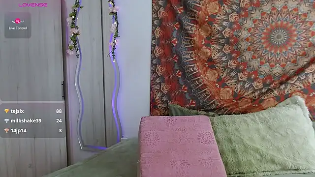 aphroditebloom live sex cam