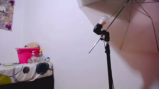 MaidenGame live sex cam