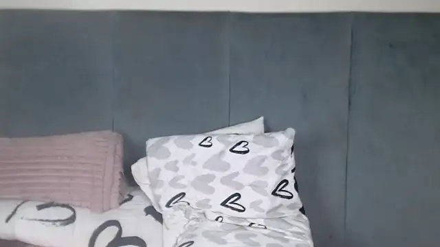 Jah-Queen's cam snapshot