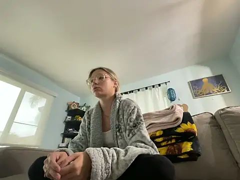 hatgirlsolo's cam snapshot