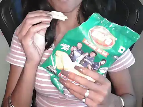 Simmi_Ji's cam snapshot