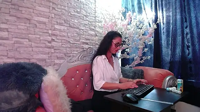 BellaMarquez_'s cam snapshot