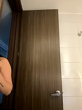 Alyshanon18's cam snapshot