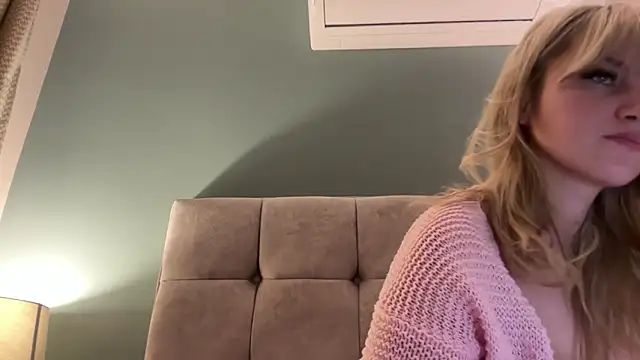 LustfulLuna_'s cam snapshot