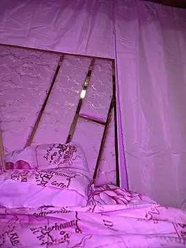 Julia-Blair's cam snapshot