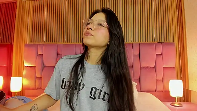 Sophie_Calloway's cam snapshot