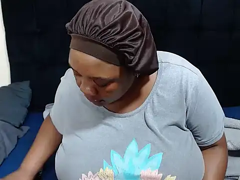 CaramelBootty's cam snapshot