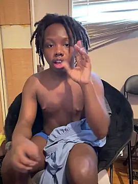 YourLittleBoyfriend's cam snapshot