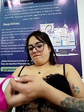 Lesly_10-'s cam snapshot