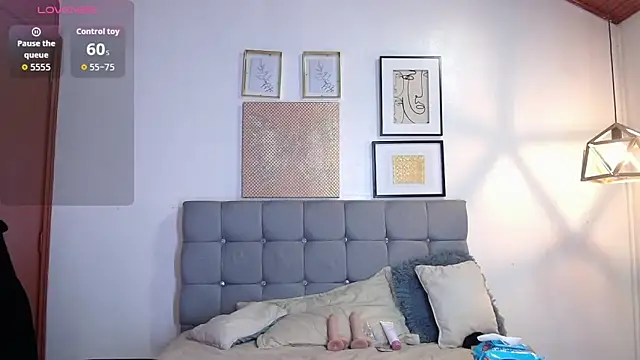 _naomi_s's cam snapshot