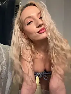 Ella_Charm's cam snapshot