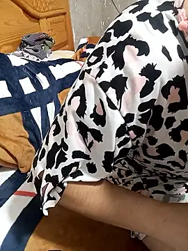 Rouzalinda's cam snapshot