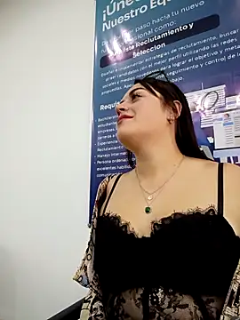 Lesly_10-'s cam snapshot