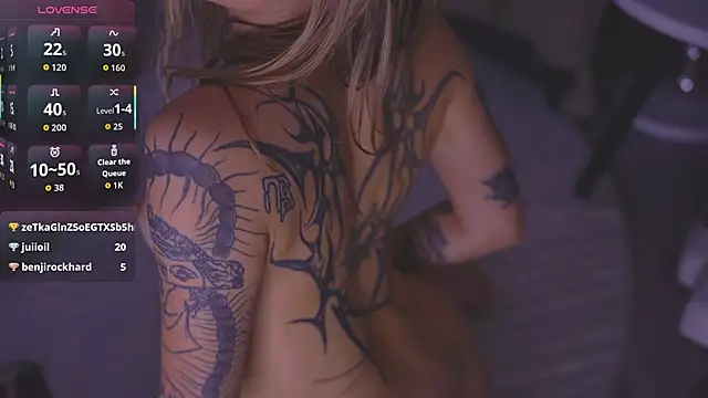 _RoseTyler_'s cam snapshot